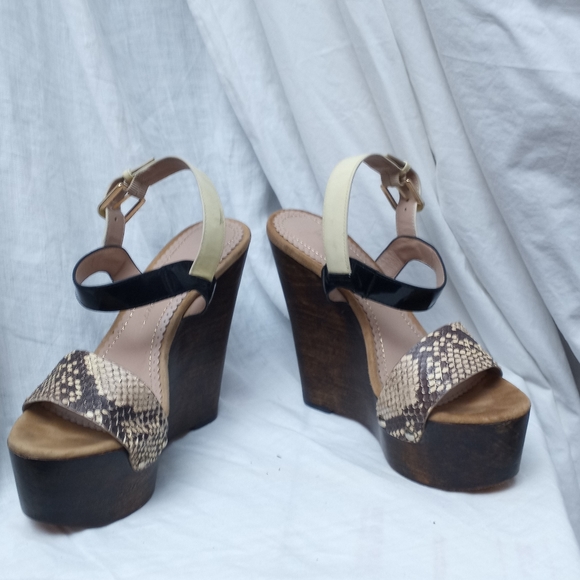 Final Sale  - JEAN-MICHEL CAZABAT Snakeskin/Wood Platform Wedge - Picture 3 of 9